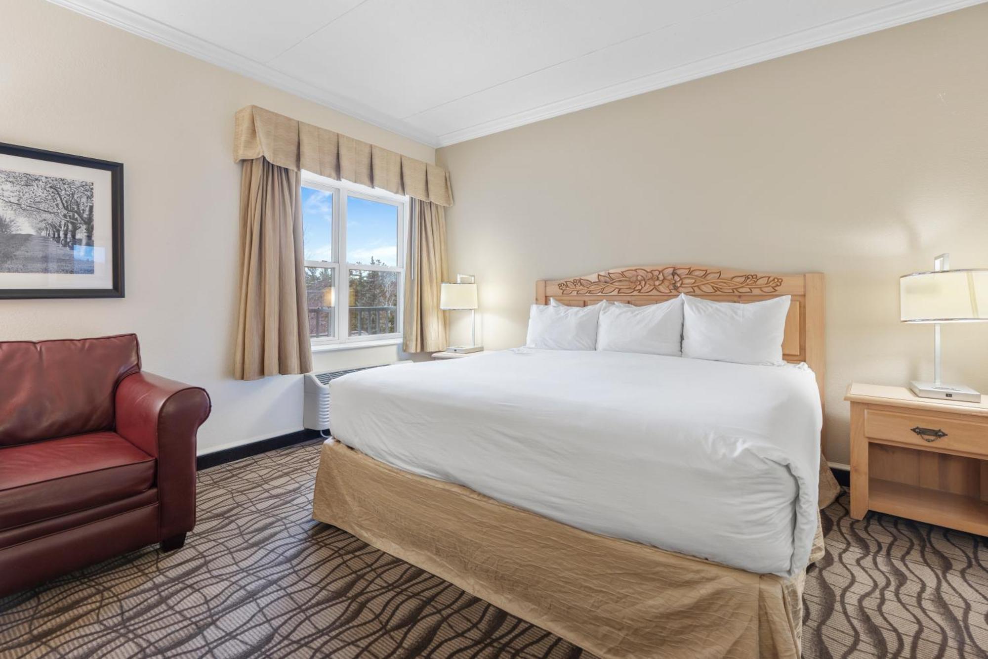 טראוורס סיטי Cherry Tree Inn & Suites מראה חיצוני תמונה