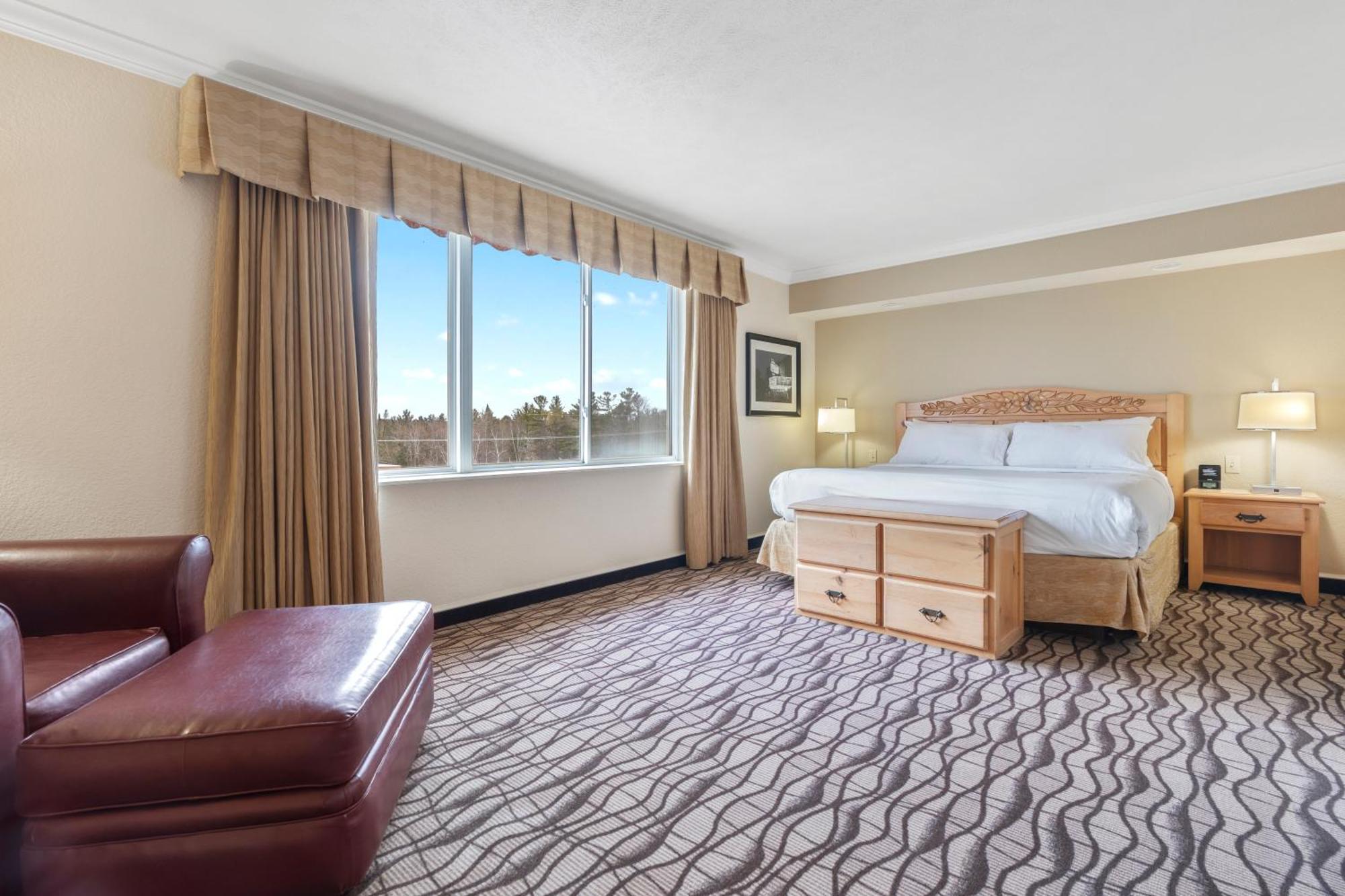 טראוורס סיטי Cherry Tree Inn & Suites מראה חיצוני תמונה
