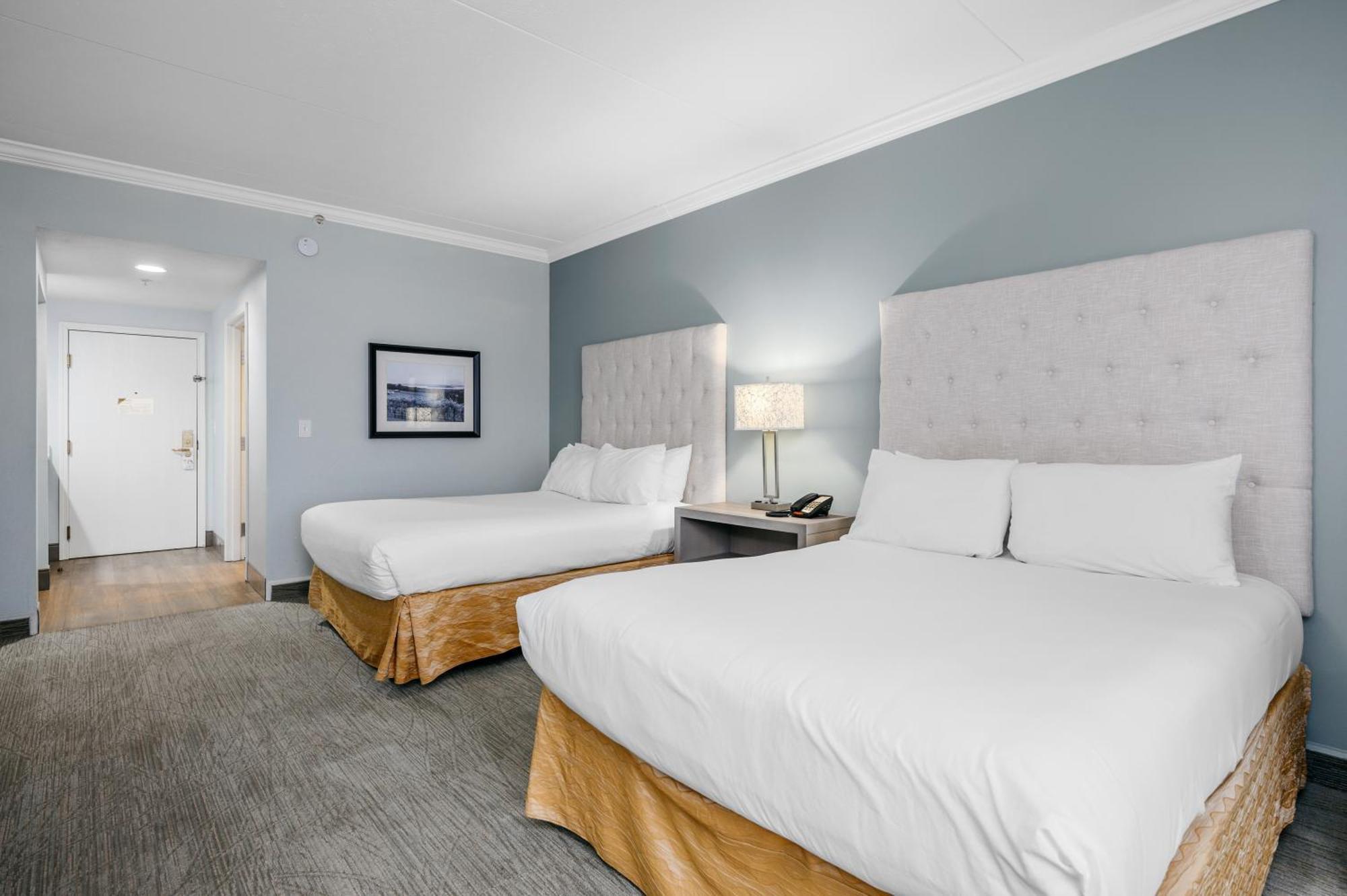טראוורס סיטי Cherry Tree Inn & Suites מראה חיצוני תמונה